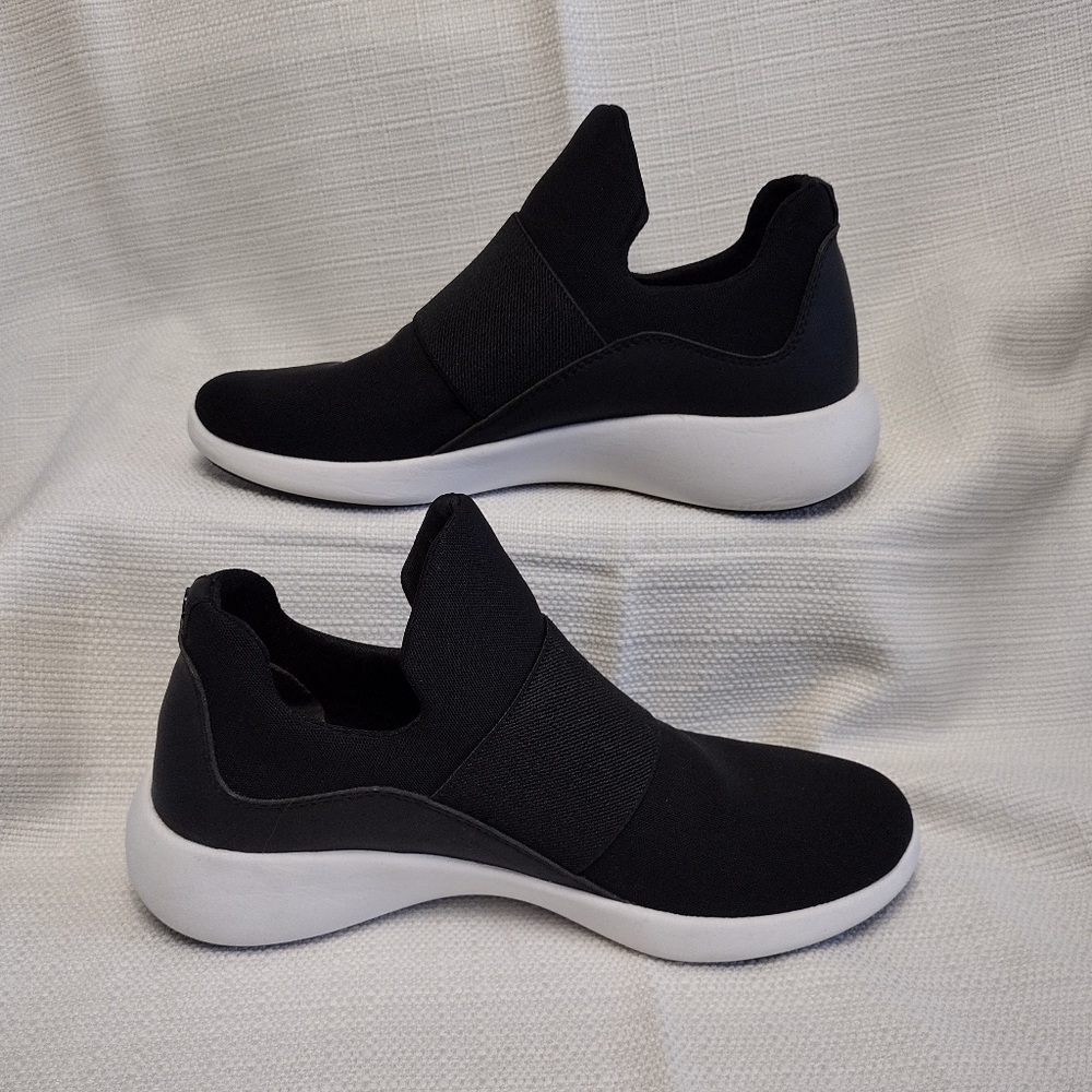 DKNY Black Women Shoes Size 6